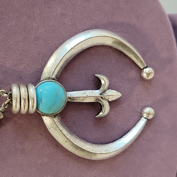 Jade & Jasper fleur-de-lis necklace - Picture 2 of 9